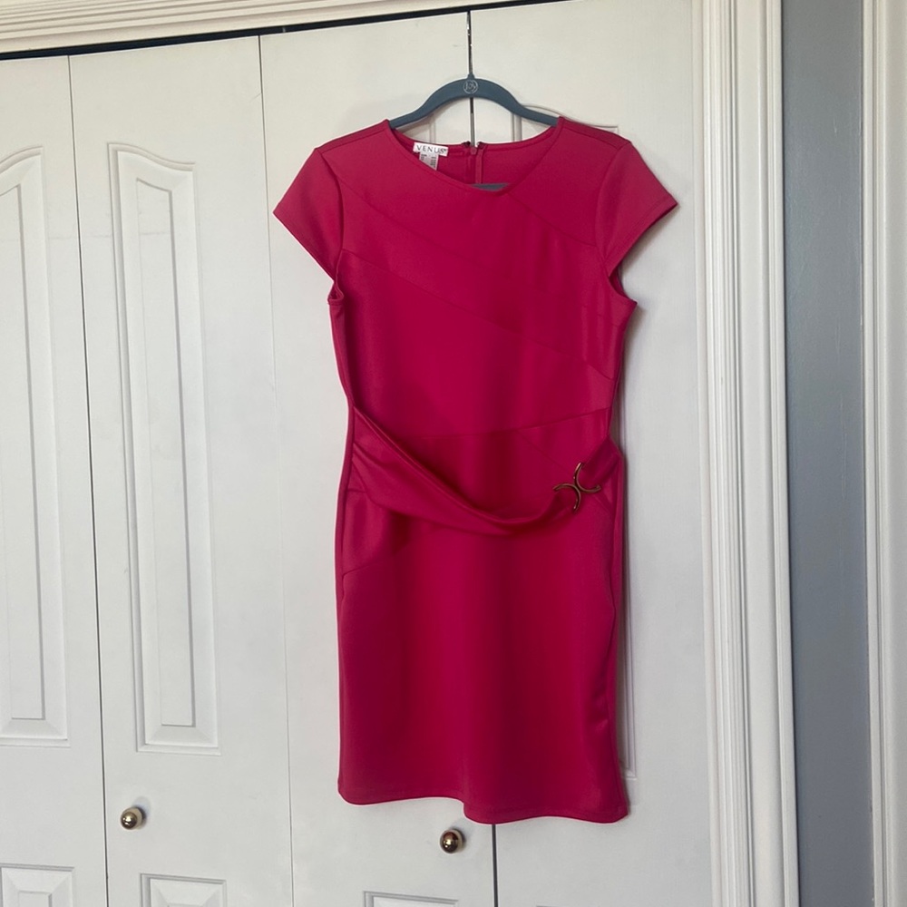 Amazing work dress in vibrant fuchsia, and belt accent